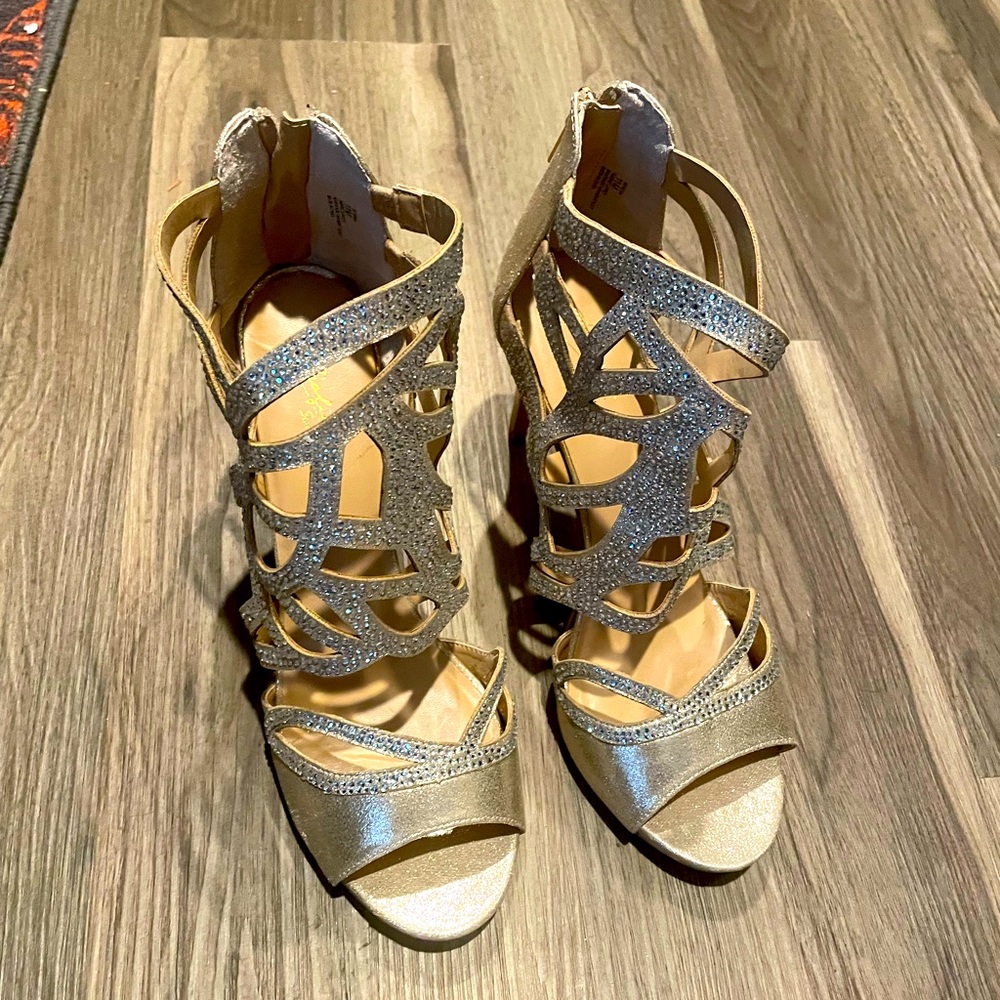 Thalia gold strap sandal with rhinestone